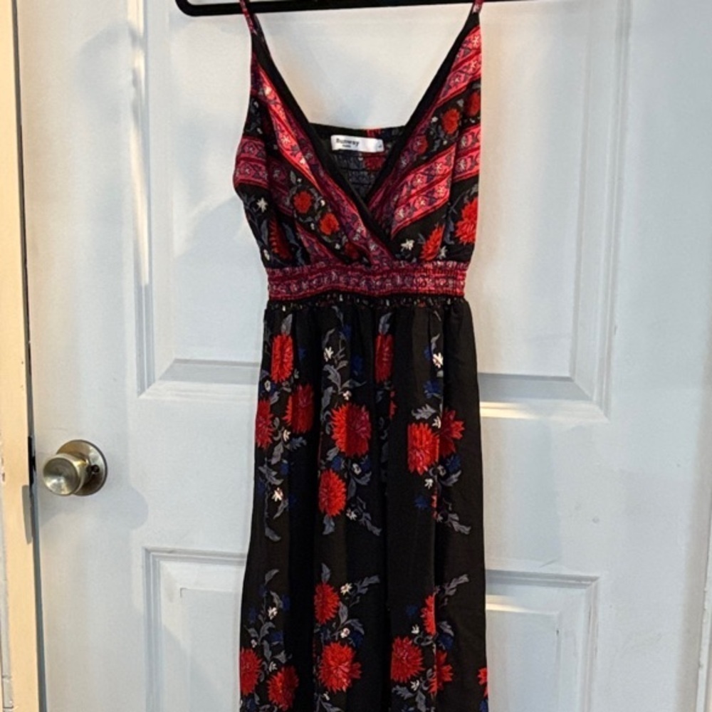 Elegant Black and Red Floral Maxi Dress